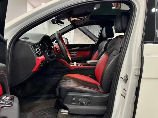 2022 Bentley Bentayga V8