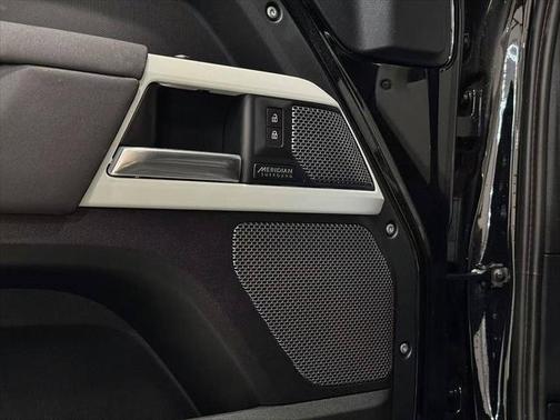2022 Land Rover Defender 110 X-Dynamic SE