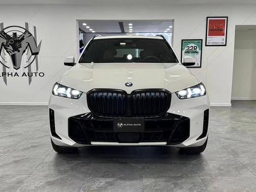 Alpine White 2024 BMW X5 xDrive40i
