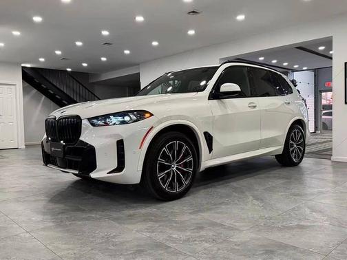 Alpine White 2024 BMW X5 xDrive40i