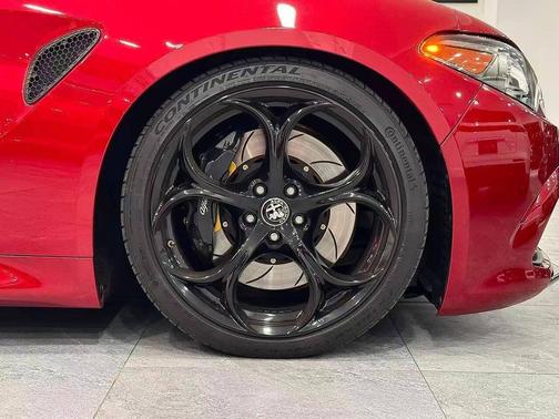 2017 Alfa Romeo Giulia Quadrifoglio