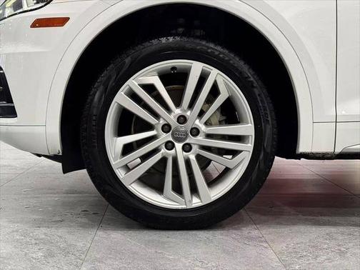 2018 Audi Q5 2.0T Premium Plus