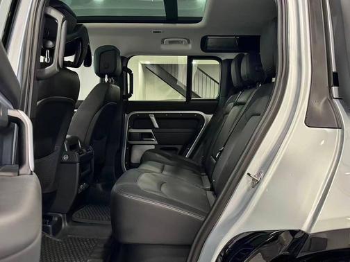 2023 Land Rover Defender 110 X-Dynamic SE