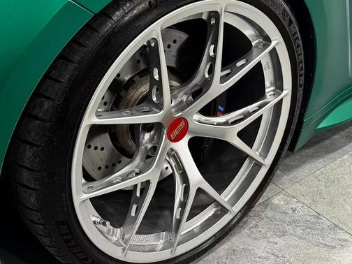 BMW Individual Frozen Isle of Green Metallic 2025 BMW M4 Base