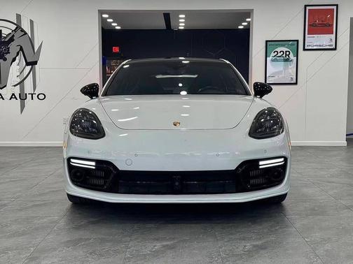 2018 Porsche Panamera Turbo