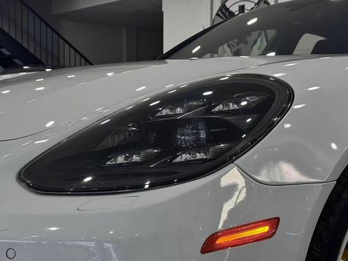 2018 Porsche Panamera Turbo