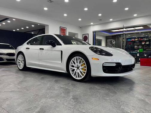 2018 Porsche Panamera Turbo