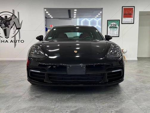 2018 Porsche Panamera 4