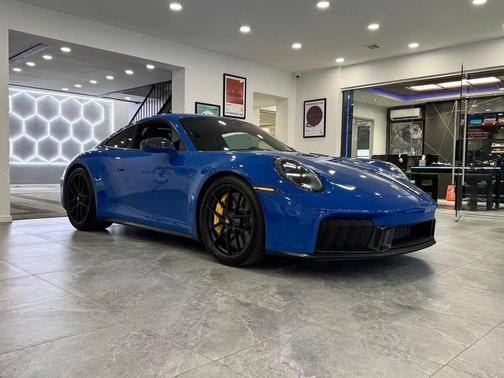 Lugano Blue 2026 Porsche 911 Carrera GTS