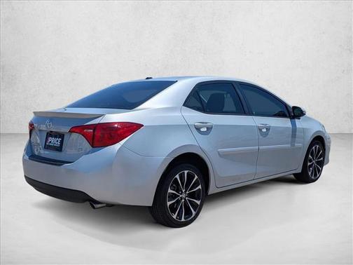 Classic Silver Metallic 2017 Toyota Corolla SE