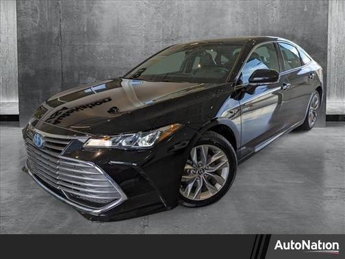 2019 Toyota Avalon Hybrid XLE