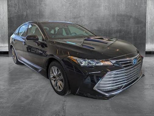 2019 Toyota Avalon Hybrid XLE