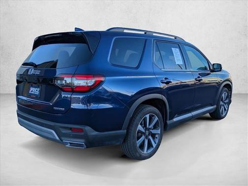 2025 Honda Pilot Touring 8-Passenger