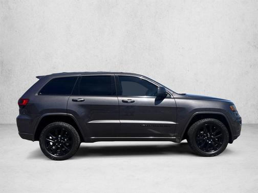 Granite Crystal Metallic Clearcoat 2019 Jeep Grand Cherokee Altitude