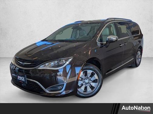 2017 Chrysler Pacifica Hybrid Platinum