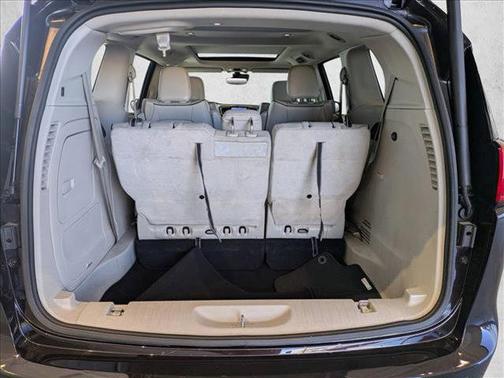 2017 Chrysler Pacifica Hybrid Platinum