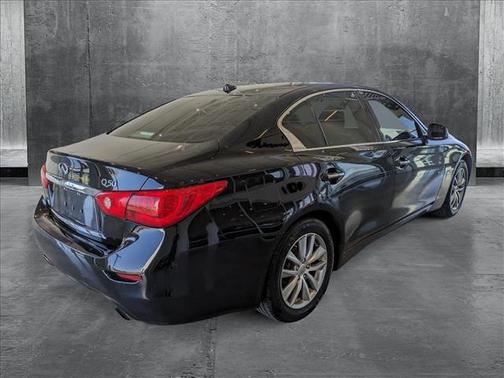 2016 INFINITI Q50 Base