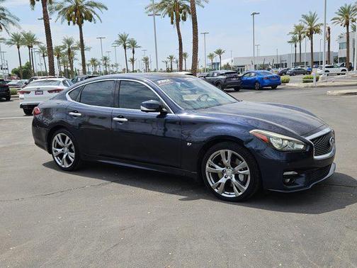 2019 INFINITI Q70 3.7 LUXE