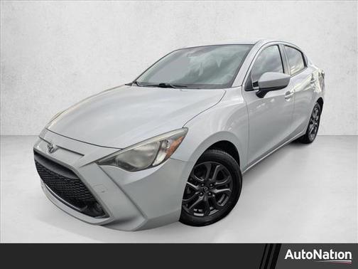 2019 Toyota Yaris Sedan LE
