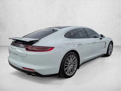 2018 Porsche Panamera 4S