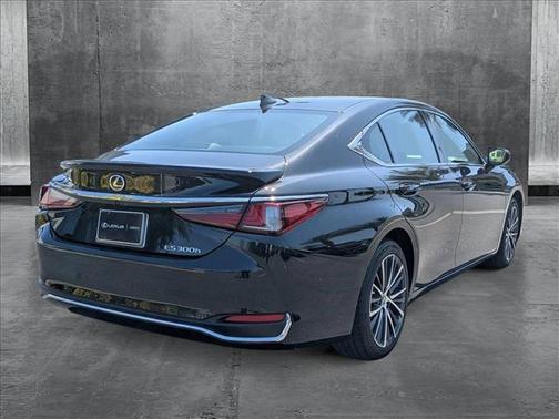2025 Lexus ES 300h Base