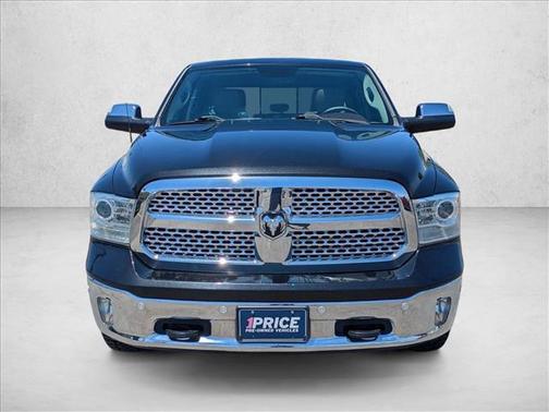 Brilliant Black Crystal Pearlcoat 2016 RAM 1500 Laramie