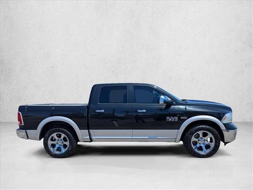 Brilliant Black Crystal Pearlcoat 2016 RAM 1500 Laramie