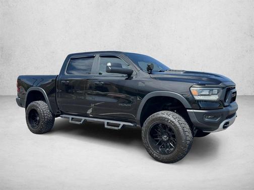 Diamond Black Crystal Pearlcoat 2019 RAM 1500 Rebel