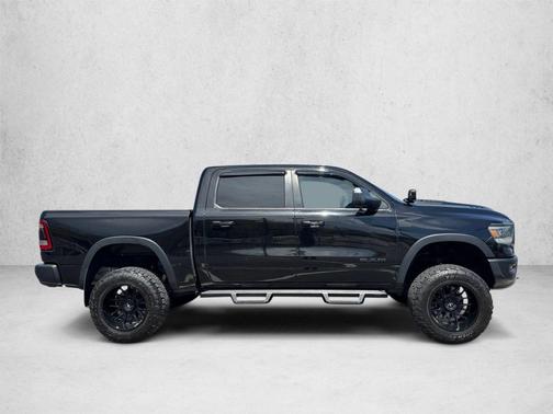 Diamond Black Crystal Pearlcoat 2019 RAM 1500 Rebel
