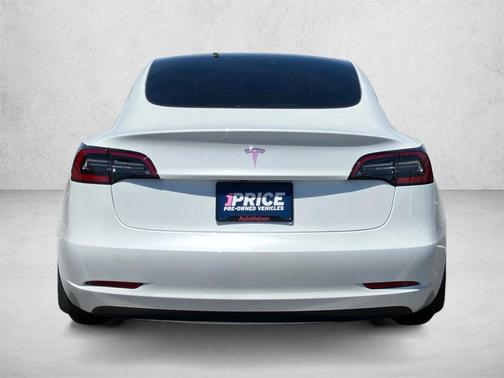 Pearl White Multi-Coat 2023 Tesla Model 3 Standard Range