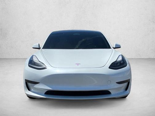 Pearl White Multi-Coat 2023 Tesla Model 3 Standard Range