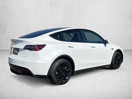 Pearl White Multi-Coat 2023 Tesla Model 3 Standard Range