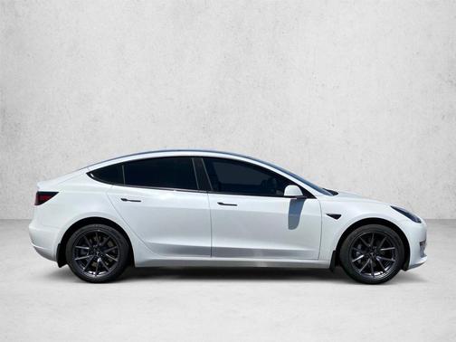 Pearl White Multi-Coat 2023 Tesla Model 3 Standard Range