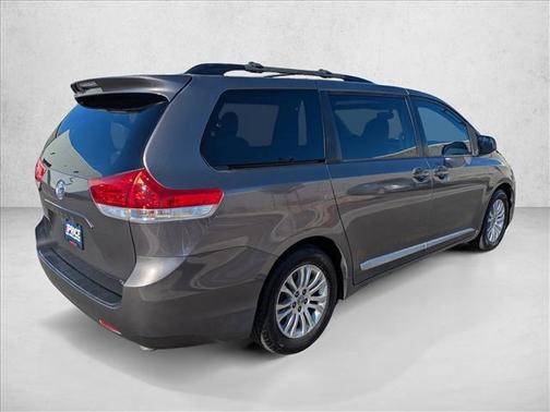 2012 Toyota Sienna XLE