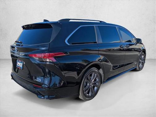 2021 Toyota Sienna XSE 7 Passenger