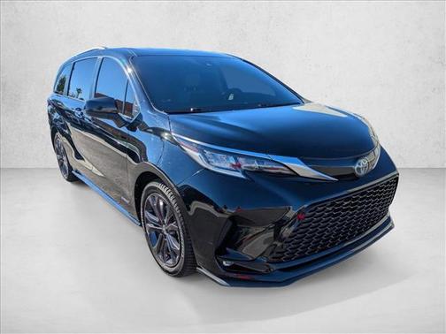 2021 Toyota Sienna XSE 7 Passenger