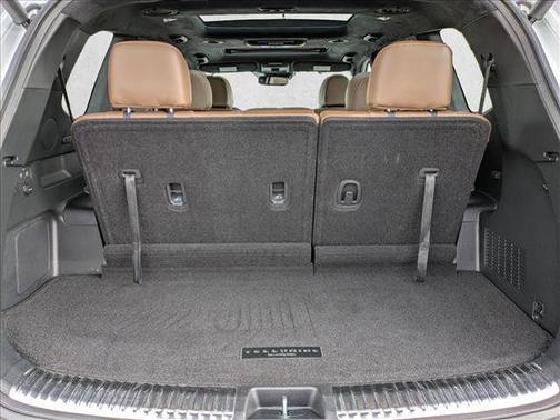 Glacial White Pearl 2022 Kia Telluride SX