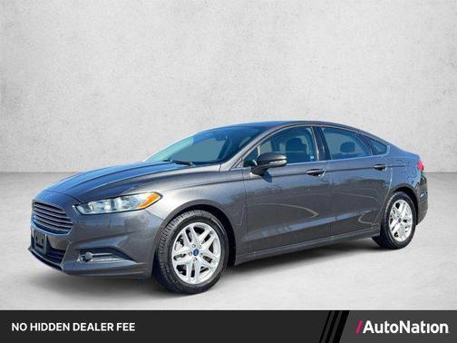 Silver/Gray 2016 Ford Fusion SE