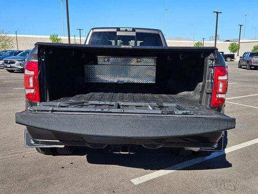 2020 RAM 3500 Big Horn Crew Cab 4x4 8' Box