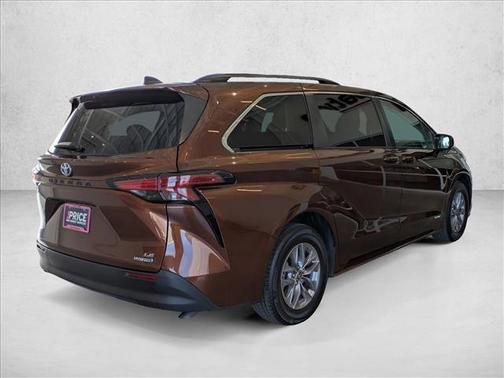 2021 Toyota Sienna LE