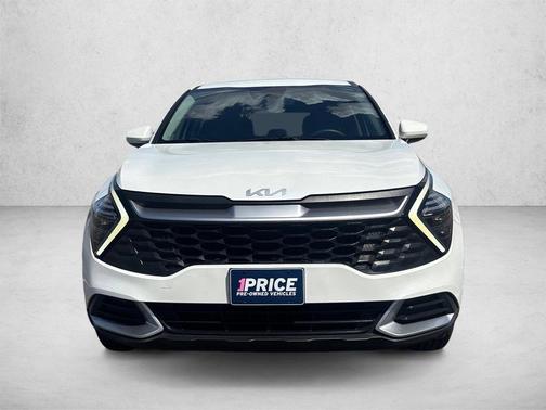 Snow White Pearl 2024 Kia Sportage LX