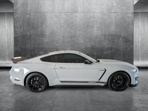 2016 Ford Shelby GT350 Base