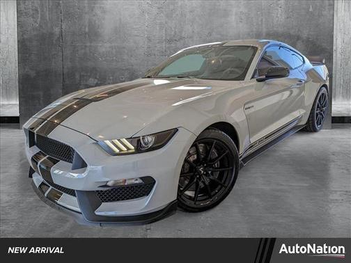 2016 Ford Shelby GT350 Base