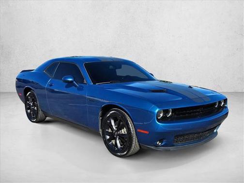 2022 Dodge Challenger SXT
