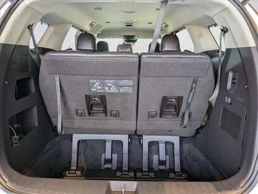 Snow White Pearl 2024 Kia Carnival EX