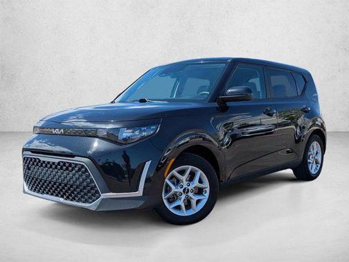 Fusion Black 2023 Kia Soul LX
