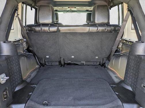 Granite Crystal Metallic Clearcoat 2017 Jeep Wrangler Unlimited Sahara