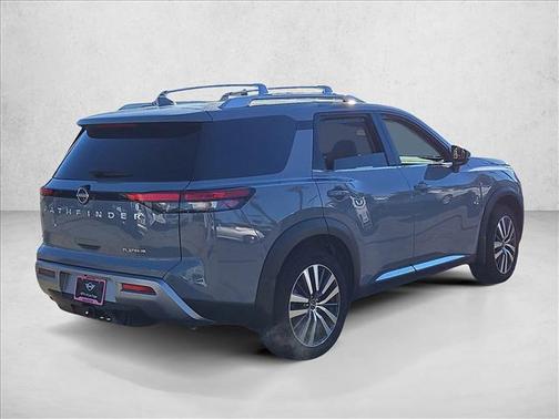 2022 Nissan Pathfinder Platinum 2WD