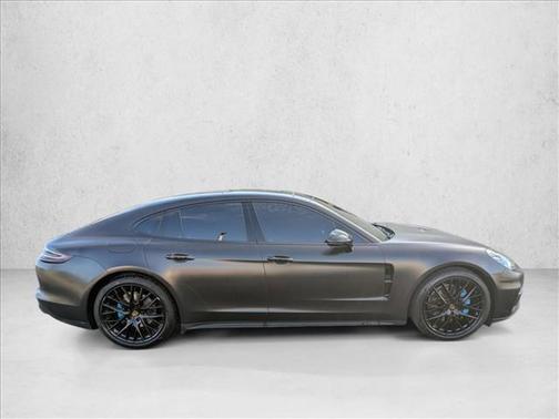 2018 Porsche Panamera 4