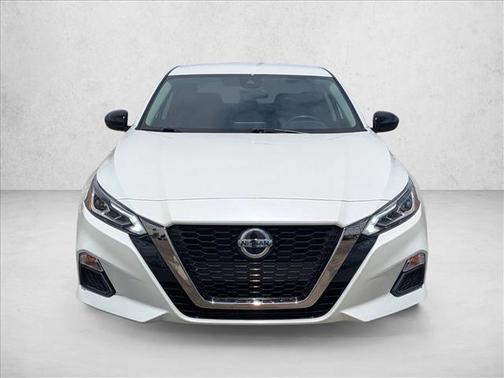 Pearl White Tricoat 2022 Nissan Altima SR FWD